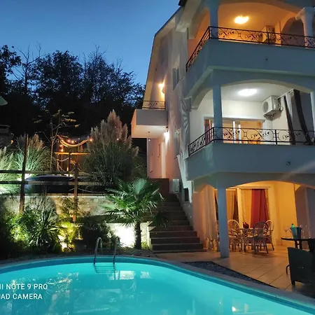 Beautiful Unique Luxury Emily Villa *